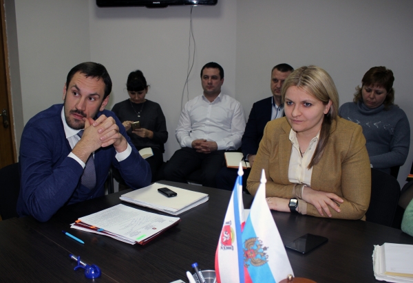 По итогам 2016 года трудовые контракты не продлены с руководящим составом 4-х структурных подразделений Госкомрегистра - «Госкомрегистр»