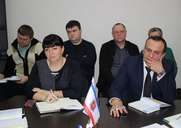 По итогам 2016 года трудовые контракты не продлены с руководящим составом 4-х структурных подразделений Госкомрегистра - «Госкомрегистр»