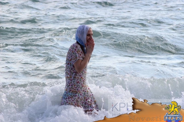 Крестные ходы в честь Крещения прошли в Гурзуфе, Ялте и Алупке (ФОТО) - «Культура Крыма»