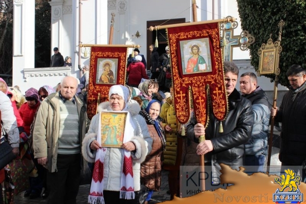 Крестные ходы в честь Крещения прошли в Гурзуфе, Ялте и Алупке (ФОТО) - «Культура Крыма»