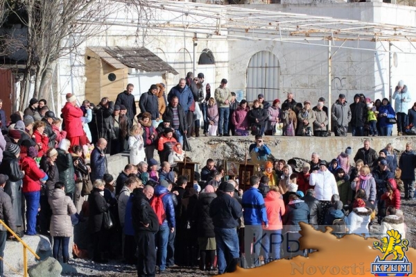 Крестные ходы в честь Крещения прошли в Гурзуфе, Ялте и Алупке (ФОТО) - «Культура Крыма»