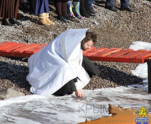 Крестные ходы в честь Крещения прошли в Гурзуфе, Ялте и Алупке (ФОТО) - «Культура Крыма»