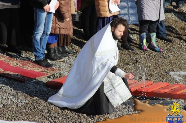 Крестные ходы в честь Крещения прошли в Гурзуфе, Ялте и Алупке (ФОТО) - «Культура Крыма»