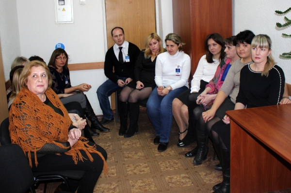 Александр Спиридонов посетил с рабочим визитом территориальные подразделения Госкомрегистра в Феодосии, Керчи и Ленино - «Госкомрегистр»