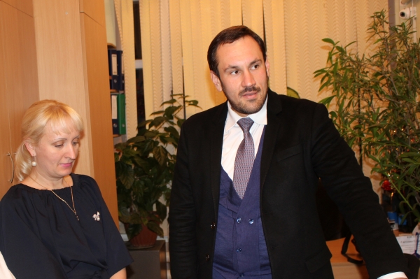 Александр Спиридонов посетил с рабочим визитом территориальные подразделения Госкомрегистра в Феодосии, Керчи и Ленино - «Госкомрегистр»