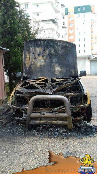Владельцы сгоревшего в Севастополе внедорожника ищут очевидцев происшествия (ФОТО)  - «Происшествия»