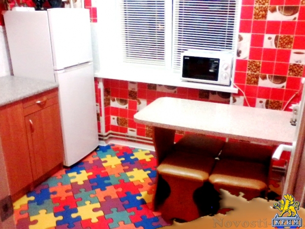 Отдых в Приморском. Сдаю Квартиру с видом на море , море-50м Отдых в Крыму 2017 - жильё в Крыму без посредников - «Отдых в Приморском»