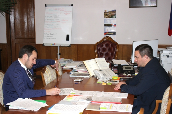 Александр Спиридонов и Андрей Ростенко обсудили перспективы взаимодействия Ялтинского теруправления Госкомрегистра и местной администрации - «Госкомрегистр»