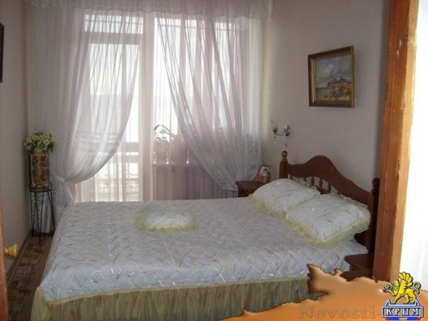 Отдых в Феодосии. Сдаются номера с балконом у самого моря с видом на бухту Отдых в Крыму 2017 - жильё в Крыму без посредников - «Отдых в Феодосии»