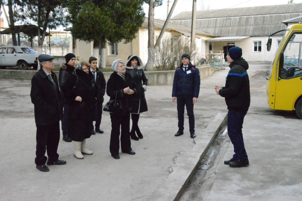 Уполномоченный по правам человека в Республике Крым Людмила Лубина провела круглый стол с «министрами» школьного парламента - «Правам человека» Уполномоченный по правам человека в Республике Крым Людмила Лубина провела круглый стол с «министрами» школьного парламента - «Правам человека»