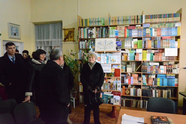 Уполномоченный по правам человека в Республике Крым Людмила Лубина провела круглый стол с «министрами» школьного парламента - «Правам человека» Уполномоченный по правам человека в Республике Крым Людмила Лубина провела круглый стол с «министрами» школьного парламента - «Правам человека»