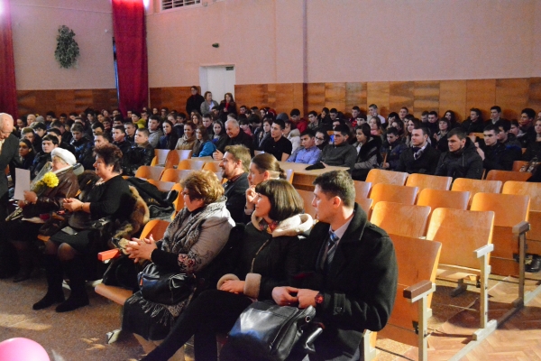 Омбудсмен поздравила студентов с Днем Республики - «Правам человека»