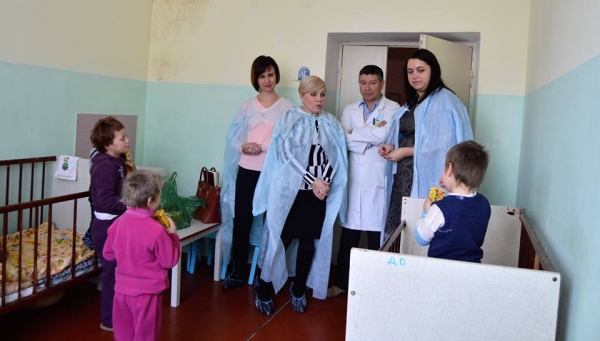 Уполномоченный взяла под личный контроль судьбу детей-погорельцев из Белогорского района - «Правам ребёнка»