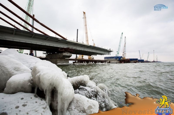 Строители Крымского моста приступили к монтажу пролётов на морские опоры (ФОТО, ВИДЕО) - «70 лет Победы» Строители Крымского моста приступили к монтажу пролётов на морские опоры (ФОТО, ВИДЕО) - «70 лет Победы»