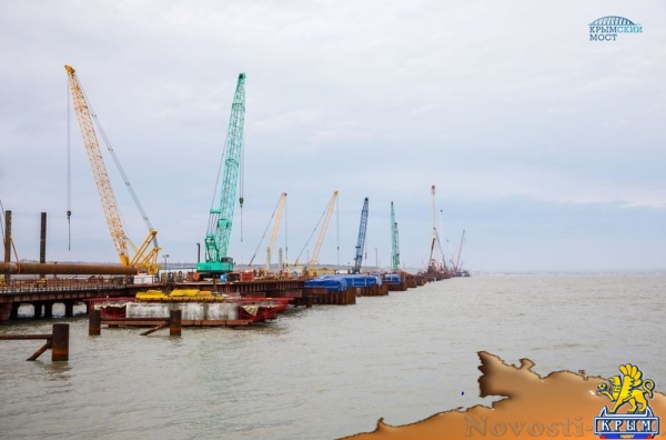 Строители Крымского моста приступили к монтажу пролётов на морские опоры (ФОТО, ВИДЕО) - «70 лет Победы» Строители Крымского моста приступили к монтажу пролётов на морские опоры (ФОТО, ВИДЕО) - «70 лет Победы»