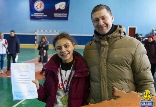 Команда «Гелиос-юниор» из Симферополя выиграла первенство Крыма среди девушек 13-16 лет по софтболу в зале (ФОТО) - «Политика Крыма»