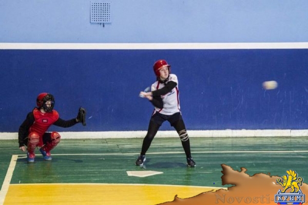 Команда «Гелиос-юниор» из Симферополя выиграла первенство Крыма среди девушек 13-16 лет по софтболу в зале (ФОТО) - «Политика Крыма»