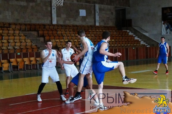 Две команды остались без поражений в мужском баскетбольном чемпионате Крыма (ФОТО) - «Политика Крыма»