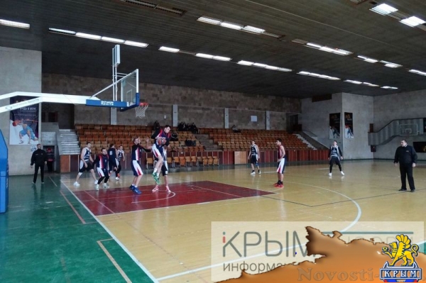 Две команды остались без поражений в мужском баскетбольном чемпионате Крыма (ФОТО) - «Политика Крыма»