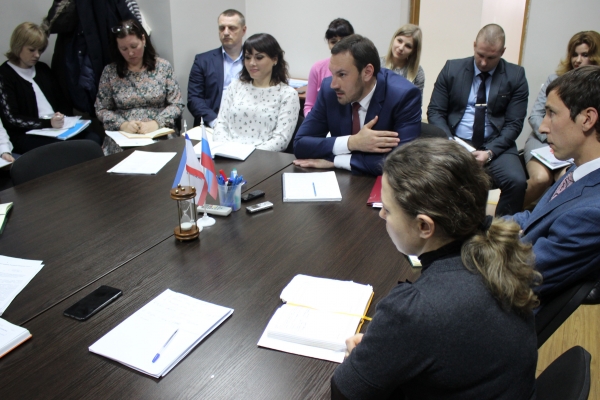 В первом полугодии 2017 все регистраторы Госкомрегистра сдадут экзамен на профпригодность — Александр Спиридонов - «Госкомрегистр»