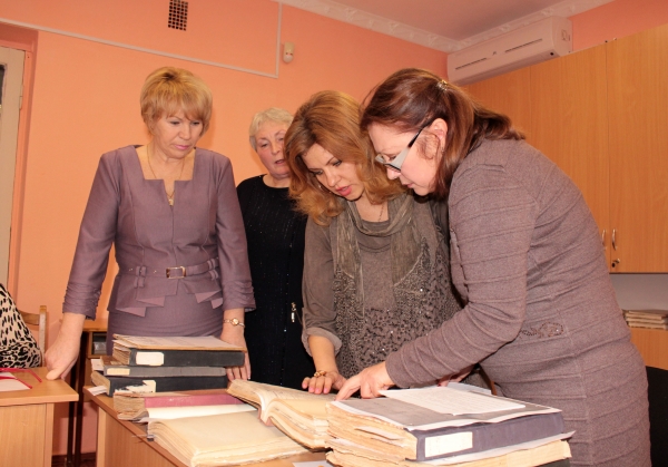 Госкомрегистр подготовил рекомендации по улучшению работы ведомства с архивными учреждениями - «Госкомрегистр»