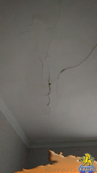 После капремонта дом в Керчи начал разрушаться. Власти не реагируют - «Керчь»