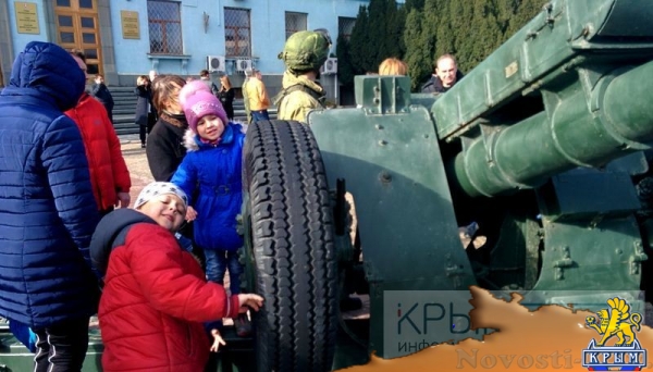 Симферополь празднует День защитника Отечества (ФОТО, ВИДЕО) - «Экономика Крыма»