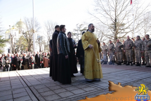 В центре Симферополя почтили память погибших в столкновениях в феврале 2014 года (ФОТО) - «Симферополь»