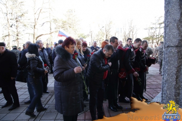 В центре Симферополя почтили память погибших в столкновениях в феврале 2014 года (ФОТО) - «Симферополь»