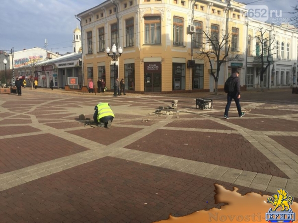 Плитка в центре Симферополя вновь «сползла» и местами рассыпалась (ФОТОФАКТ) - «Симферополь» Плитка в центре Симферополя вновь «сползла» и местами рассыпалась (ФОТОФАКТ) - «Симферополь»