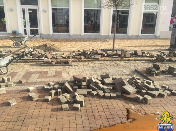 Плитка в центре Симферополя вновь «сползла» и местами рассыпалась (ФОТОФАКТ) - «Симферополь» Плитка в центре Симферополя вновь «сползла» и местами рассыпалась (ФОТОФАКТ) - «Симферополь»