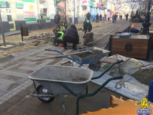 Плитка в центре Симферополя вновь «сползла» и местами рассыпалась (ФОТОФАКТ) - «Симферополь» Плитка в центре Симферополя вновь «сползла» и местами рассыпалась (ФОТОФАКТ) - «Симферополь»
