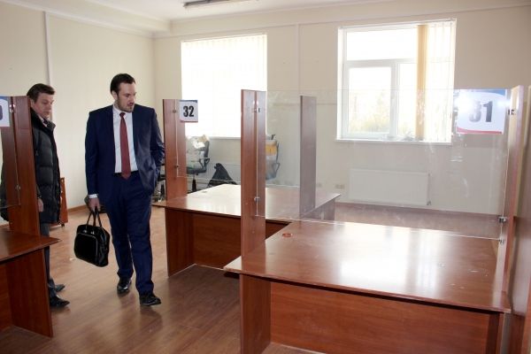 Председатель Госкомрегистра проинспектировал готовность к работе отделов комитета после переезда в новое здание - «Госкомрегистр» Председатель Госкомрегистра проинспектировал готовность к работе отделов комитета после переезда в новое здание - «Госкомрегистр»
