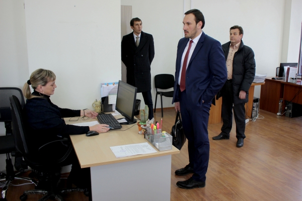 Председатель Госкомрегистра проинспектировал готовность к работе отделов комитета после переезда в новое здание - «Госкомрегистр» Председатель Госкомрегистра проинспектировал готовность к работе отделов комитета после переезда в новое здание - «Госкомрегистр»