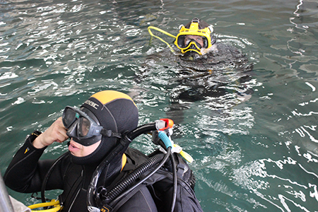 В рамках подготовки к обеспечению безопасности курортного сезона 2017 года спасатели-водолазы «КРЫМ-СПАС» проводят учебные тренировки по водолазной подготовке - «МЧС» В рамках подготовки к обеспечению безопасности курортного сезона 2017 года спасатели-водолазы «КРЫМ-СПАС» проводят учебные тренировки по водолазной подготовке - «МЧС»