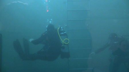 В рамках подготовки к обеспечению безопасности курортного сезона 2017 года спасатели-водолазы «КРЫМ-СПАС» проводят учебные тренировки по водолазной подготовке - «МЧС» В рамках подготовки к обеспечению безопасности курортного сезона 2017 года спасатели-водолазы «КРЫМ-СПАС» проводят учебные тренировки по водолазной подготовке - «МЧС»