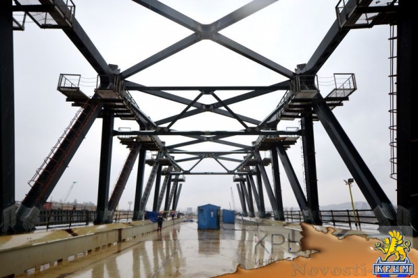 Строители продолжают подготовку к монтажу арок судоходных пролётов Крымского моста (ФОТОРЕПОРТАЖ) - «Политика Крыма»
