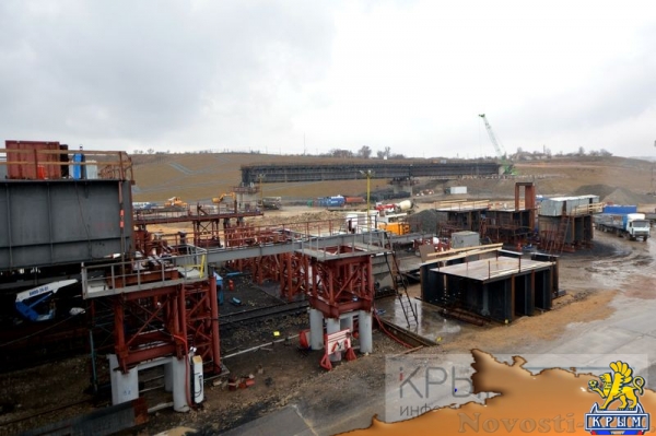Строители продолжают подготовку к монтажу арок судоходных пролётов Крымского моста (ФОТОРЕПОРТАЖ) - «Политика Крыма»