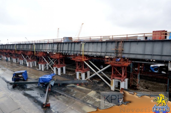Строители продолжают подготовку к монтажу арок судоходных пролётов Крымского моста (ФОТОРЕПОРТАЖ) - «Политика Крыма»
