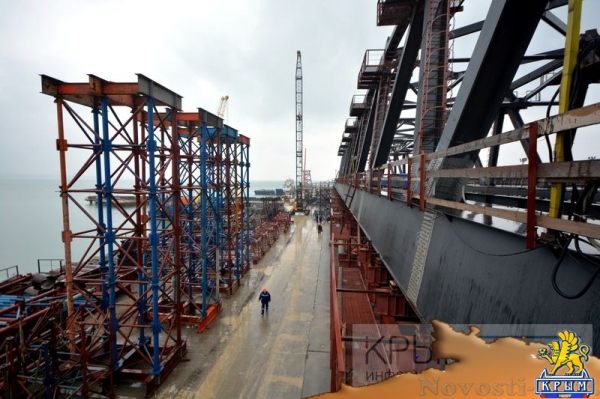 Строители продолжают подготовку к монтажу арок судоходных пролётов Крымского моста (ФОТОРЕПОРТАЖ) - «Политика Крыма»