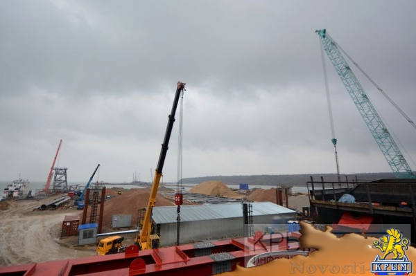 Строители продолжают подготовку к монтажу арок судоходных пролётов Крымского моста (ФОТОРЕПОРТАЖ) - «Политика Крыма»