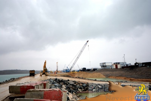 Строители продолжают подготовку к монтажу арок судоходных пролётов Крымского моста (ФОТОРЕПОРТАЖ) - «Политика Крыма»