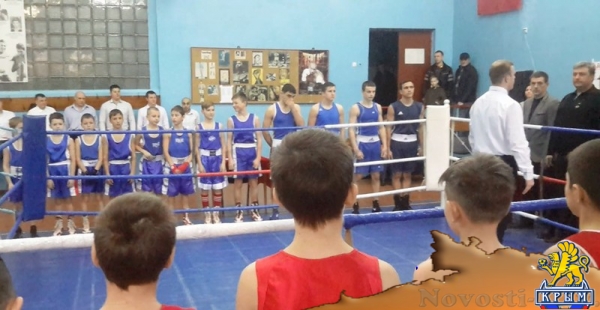 Керченские спортсмены боксировали в память о сотрудниках спецподразделений - «Керчь» Керченские спортсмены боксировали в память о сотрудниках спецподразделений - «Керчь»