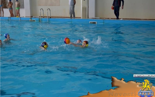 Керченские ватерполисты победили на турнире, посвящённом Дню защитника Отечества (ФОТО) - «Спорт Крыма»