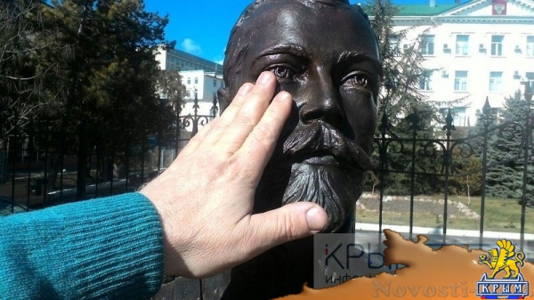 Смотритель прокурорской часовни в Симферополе подтвердил мироточение бюста императора Николая и нескольких икон (ФОТО, ВИДЕО) - «Общество Крыма»