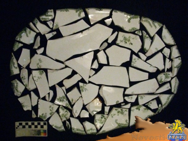 В керченской крепости нашли блюдо с клеймом императорской фабрики «Ridgway» - «Керчь»