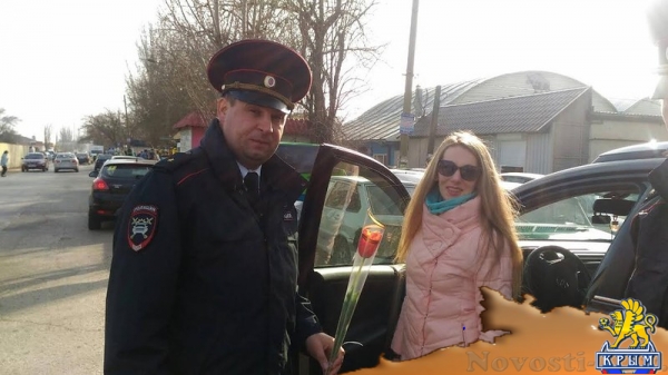 В Ленинском районе полицейские выписывали «цветочные» протоколы - «Керчь»