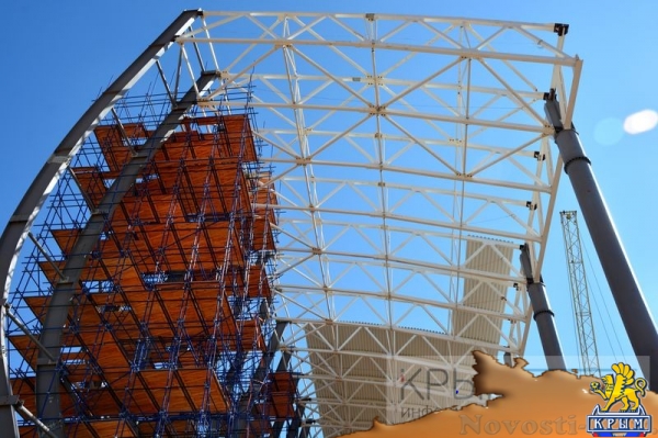 Строители завершили монтаж металлоконструкций главного фасада нового терминала аэропорта Симферополь (ФОТОРЕПОРТАЖ) - «Экономика Крыма»