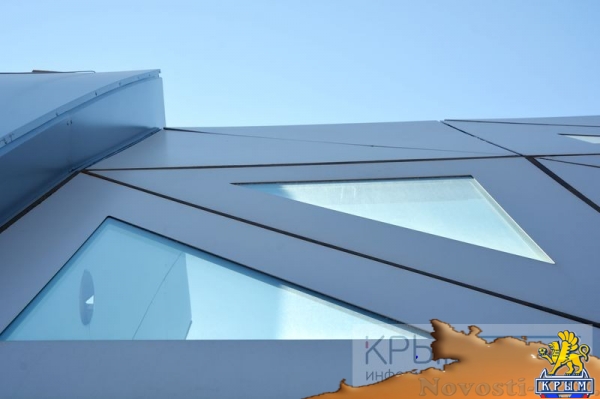 Строители завершили монтаж металлоконструкций главного фасада нового терминала аэропорта Симферополь (ФОТОРЕПОРТАЖ) - «Экономика Крыма»