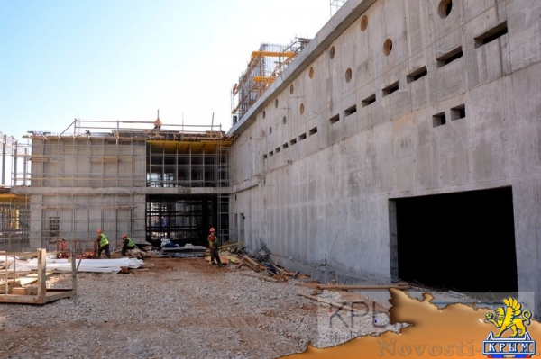 Строители завершили монтаж металлоконструкций главного фасада нового терминала аэропорта Симферополь (ФОТОРЕПОРТАЖ) - «Экономика Крыма»